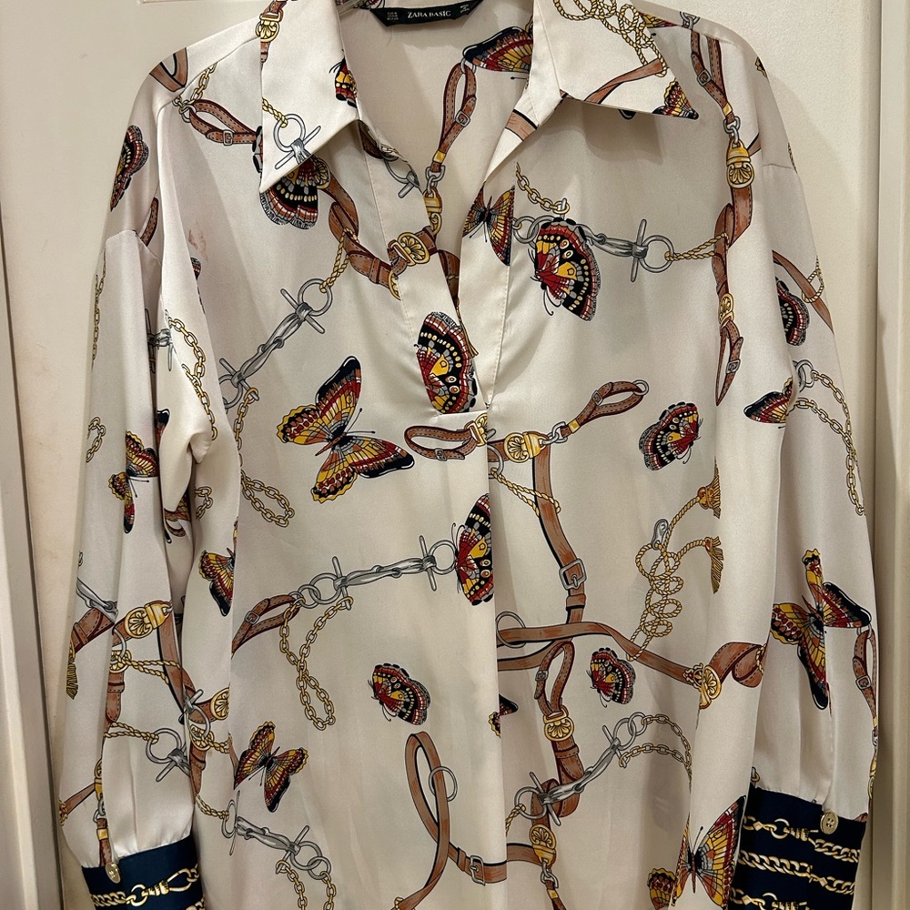Zara Basic butterfly and chain printed blouse, V-Neck Pullover, Cream, S… - Picture 9 of 11